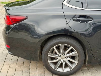 2016 Lexus ES 300h