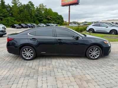 2016 Lexus ES 300h