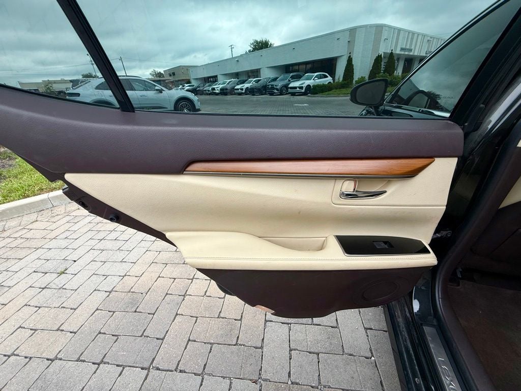 2016 Lexus ES 300h