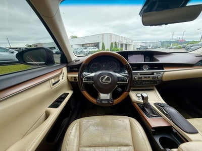 2016 Lexus ES 300h