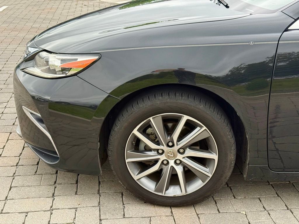 2016 Lexus ES 300h