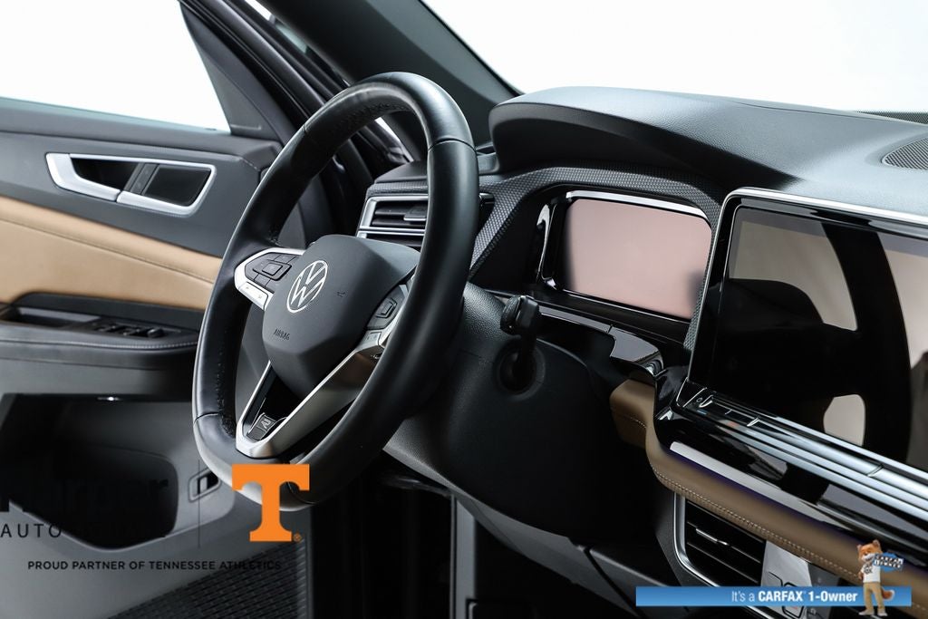 2024 Volkswagen Atlas Cross Sport 2.0T SEL R-Line