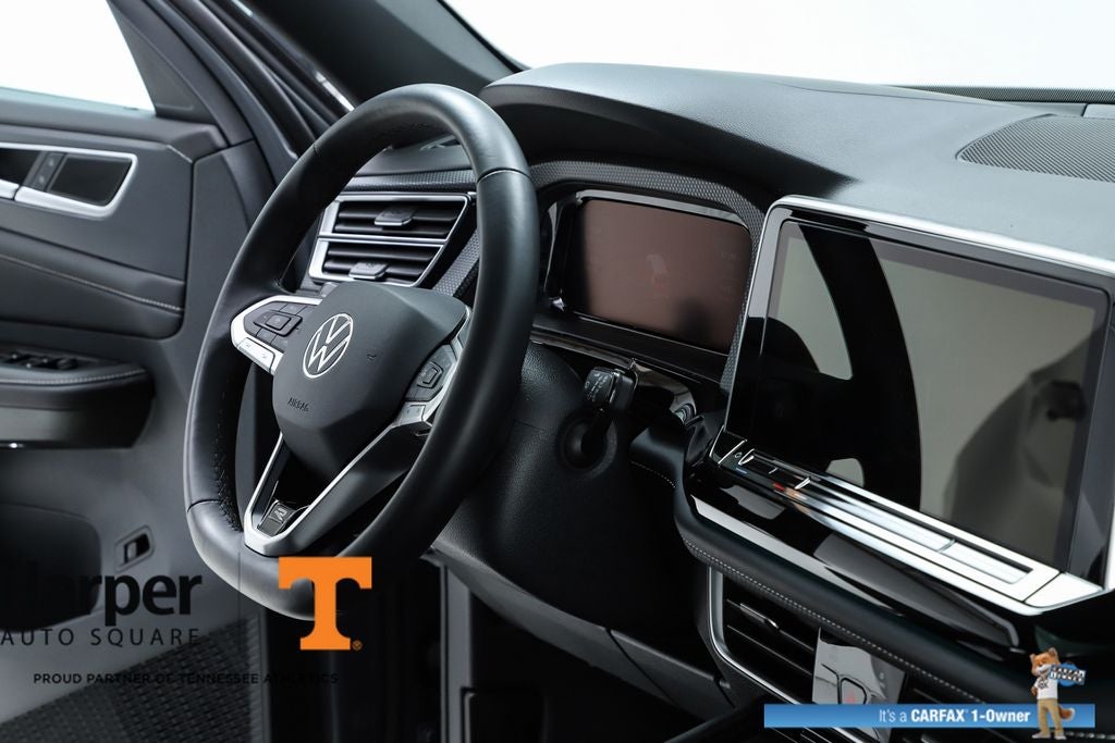 2024 Volkswagen Atlas Cross Sport 2.0T SEL R-Line