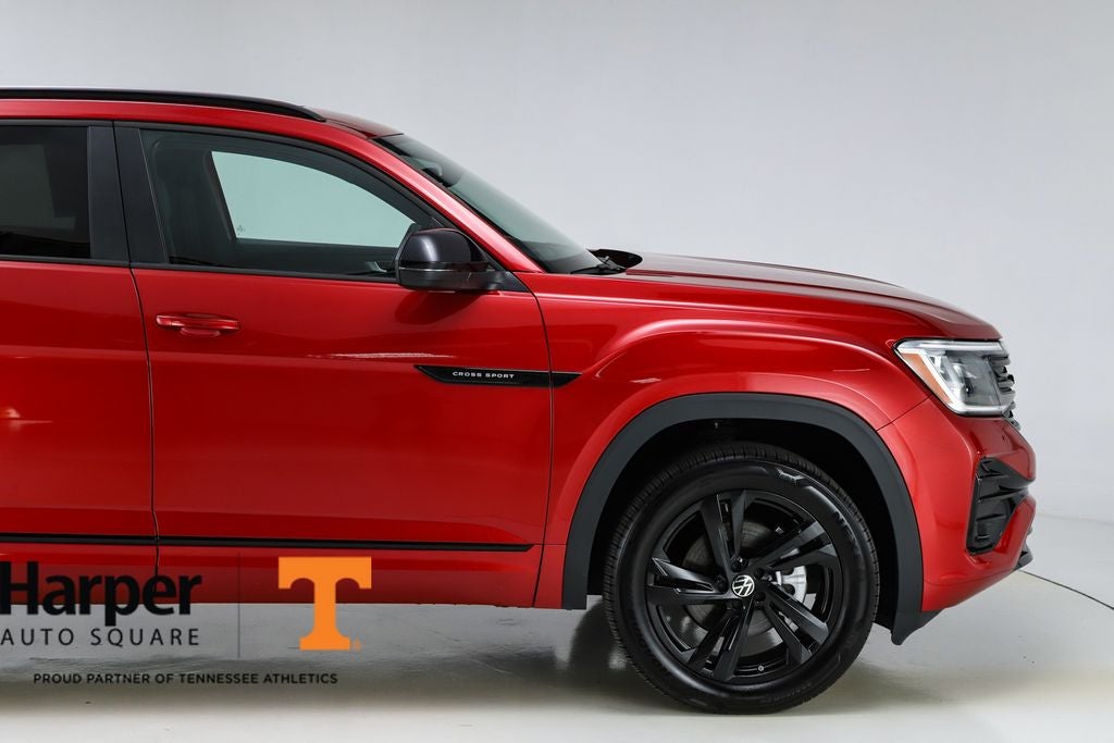2025 Volkswagen Atlas Cross Sport 2.0T SEL R-Line Black