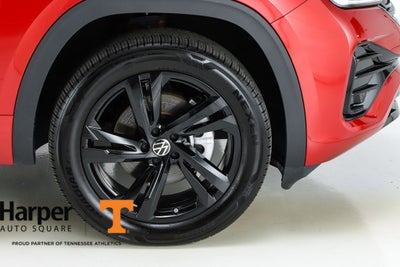 2025 Volkswagen Atlas Cross Sport 2.0T SEL R-Line Black