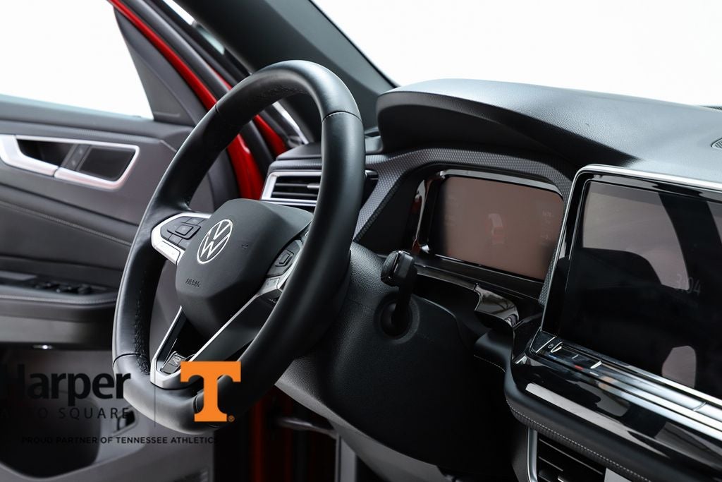 2025 Volkswagen Atlas Cross Sport 2.0T SEL R-Line Black