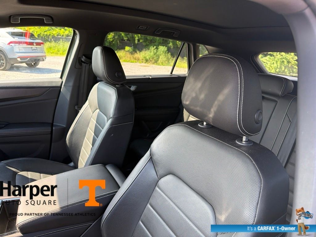 2025 Volkswagen Atlas Cross Sport 2.0T SEL R-Line Black