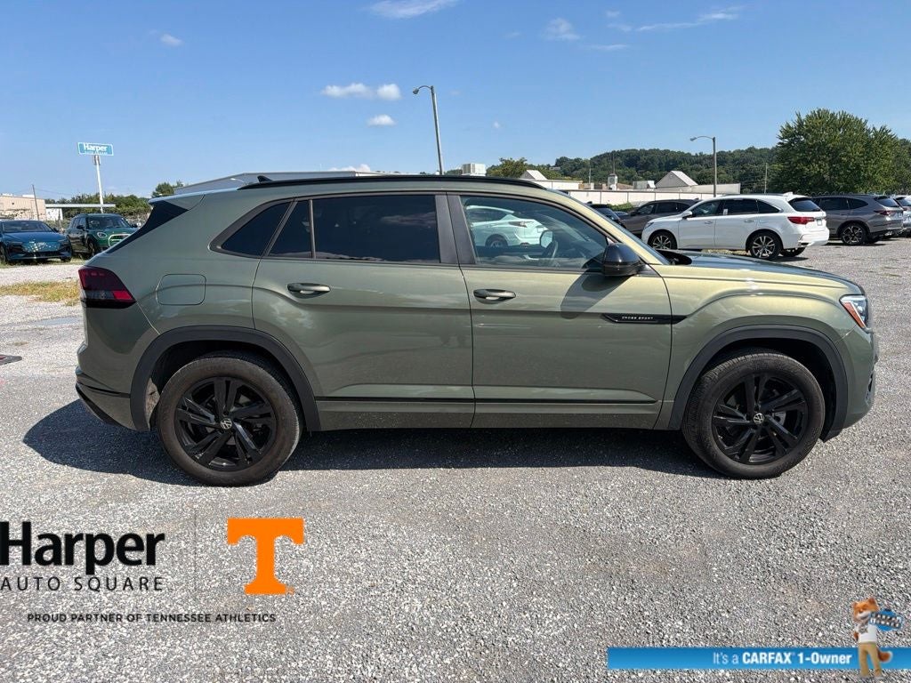 2025 Volkswagen Atlas Cross Sport 2.0T SEL R-Line Black