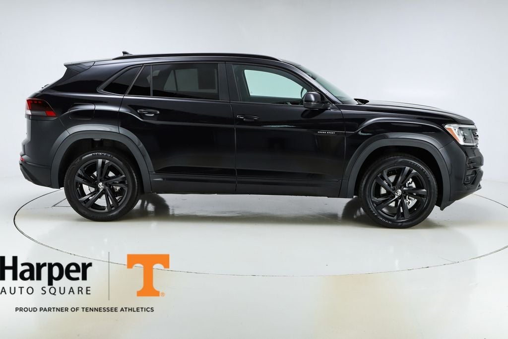 2025 Volkswagen Atlas Cross Sport 2.0T SEL R-Line Black
