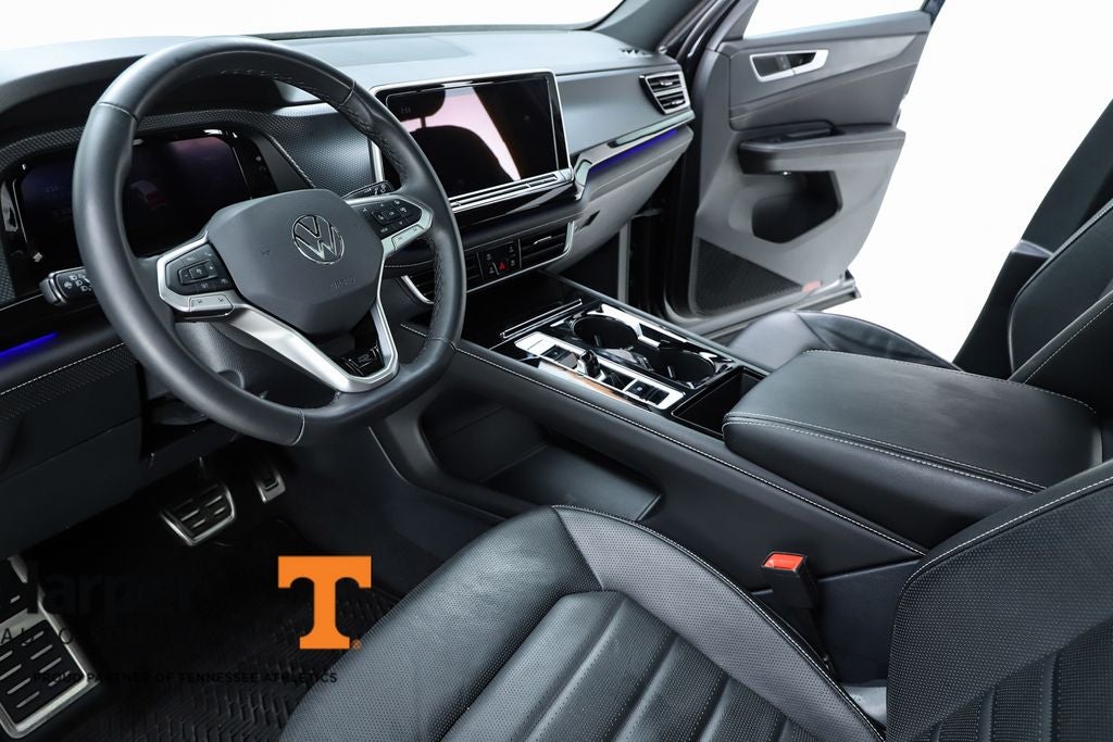 2025 Volkswagen Atlas Cross Sport 2.0T SEL R-Line Black