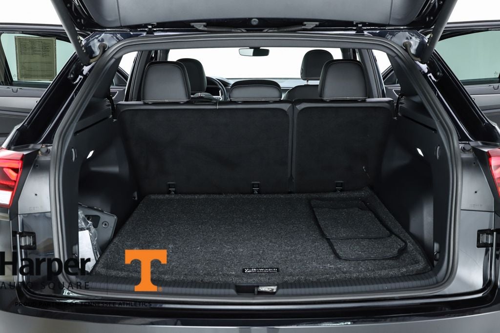 2025 Volkswagen Atlas Cross Sport 2.0T SEL R-Line Black