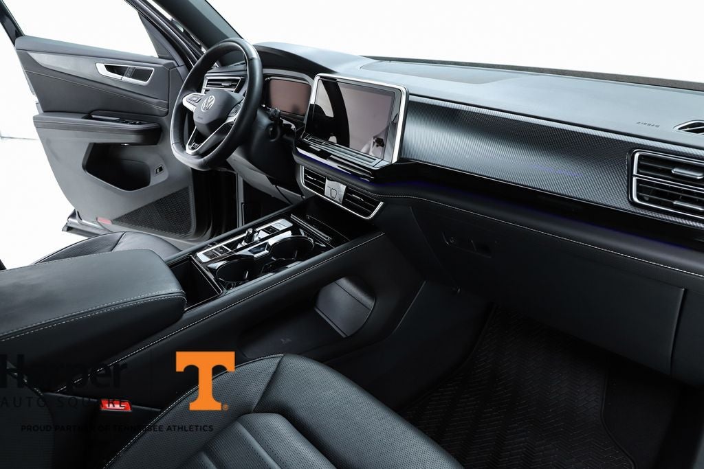 2025 Volkswagen Atlas Cross Sport 2.0T SEL R-Line Black