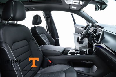 2025 Volkswagen Atlas Cross Sport 2.0T SEL R-Line Black