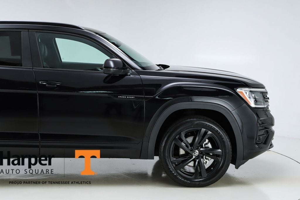 2025 Volkswagen Atlas Cross Sport 2.0T SEL R-Line Black