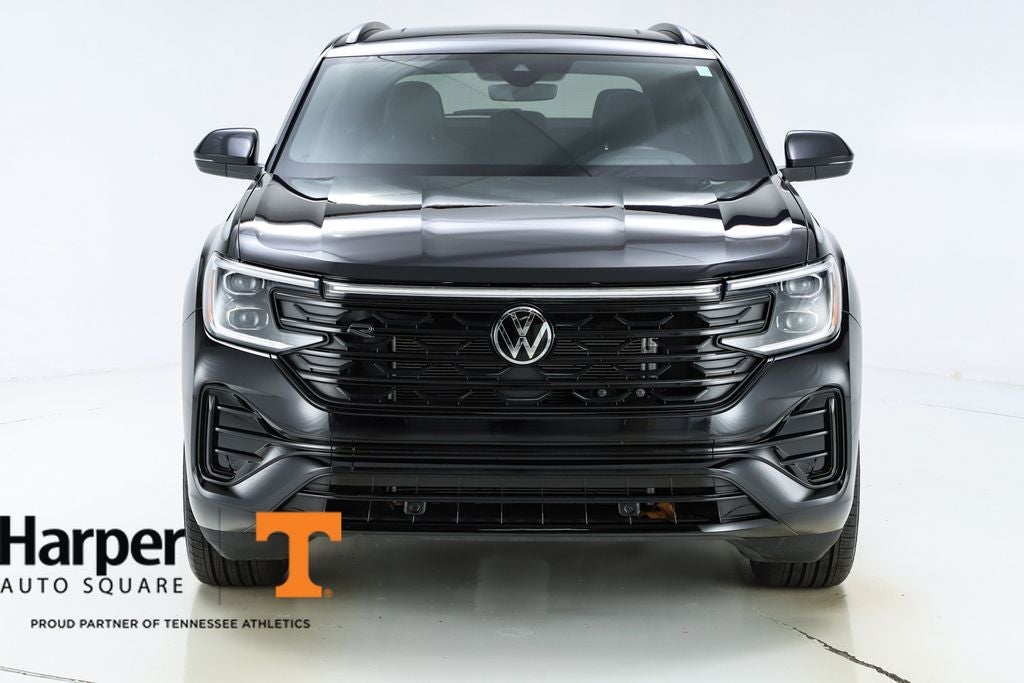 2025 Volkswagen Atlas Cross Sport 2.0T SEL R-Line Black