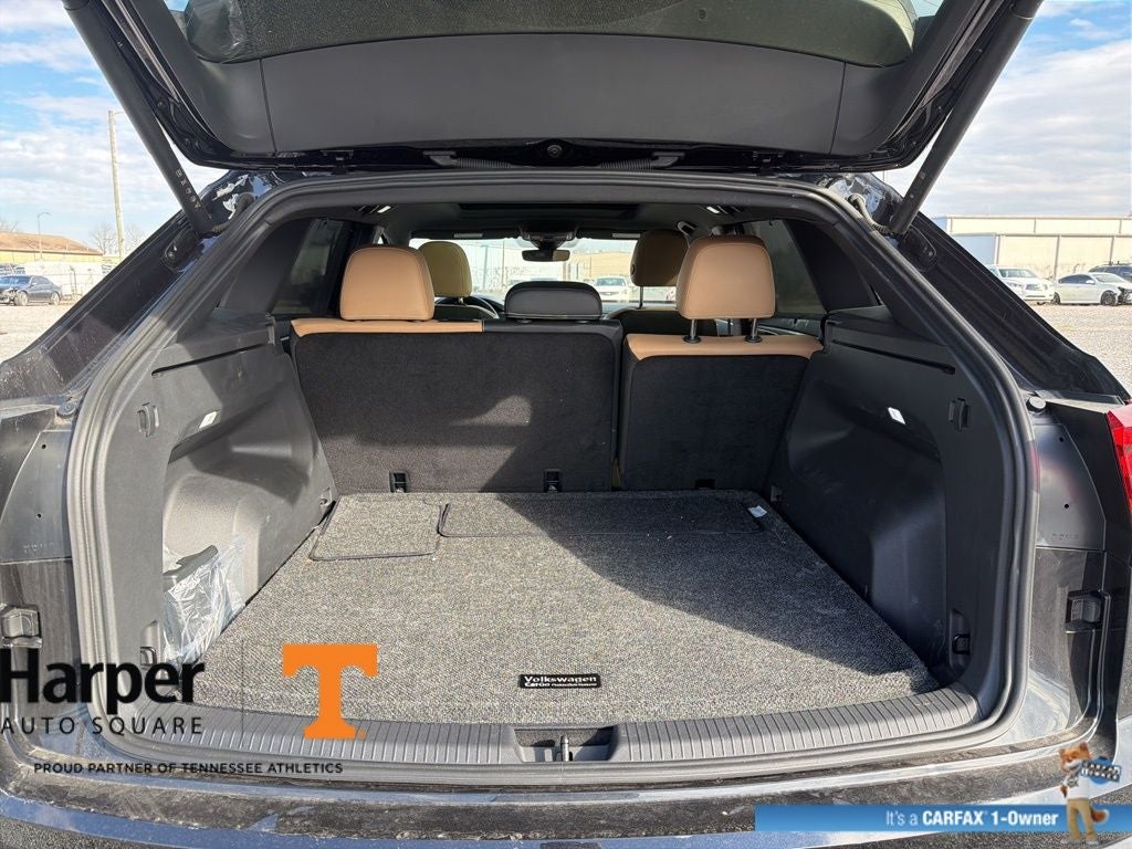 2025 Volkswagen Atlas Cross Sport 2.0T SEL R-Line Black