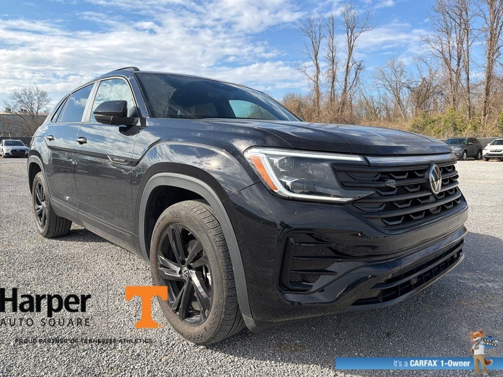 2025 Volkswagen Atlas Cross Sport 2.0T SEL R-Line Black