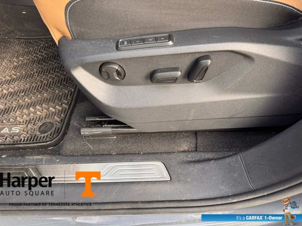 2025 Volkswagen Atlas Cross Sport 2.0T SEL R-Line Black