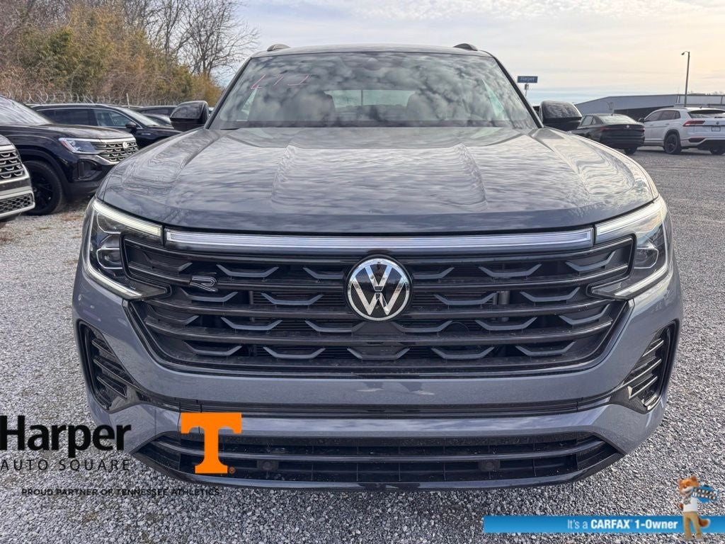 2025 Volkswagen Atlas Cross Sport 2.0T SEL R-Line Black