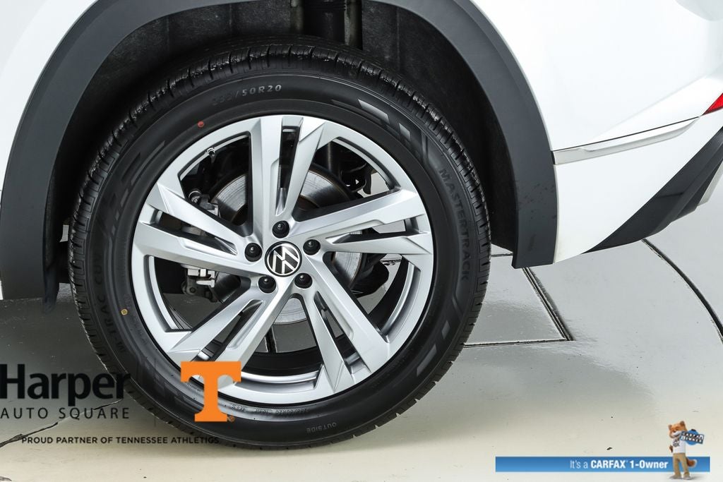 2024 Volkswagen Atlas Cross Sport 2.0T SEL R-Line