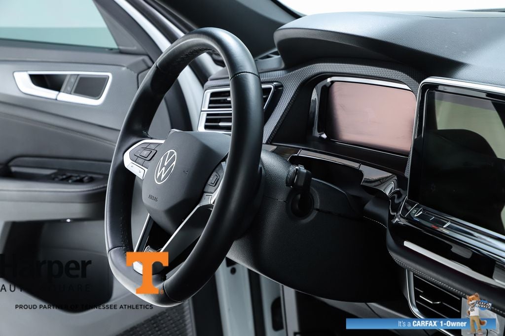2024 Volkswagen Atlas Cross Sport 2.0T SEL R-Line