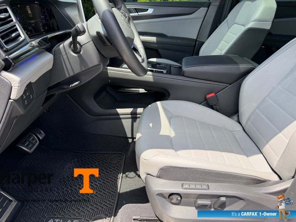 2025 Volkswagen Atlas Cross Sport 2.0T SEL R-Line Black