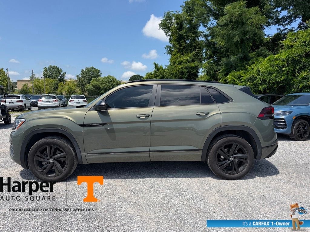 2025 Volkswagen Atlas Cross Sport 2.0T SEL R-Line Black