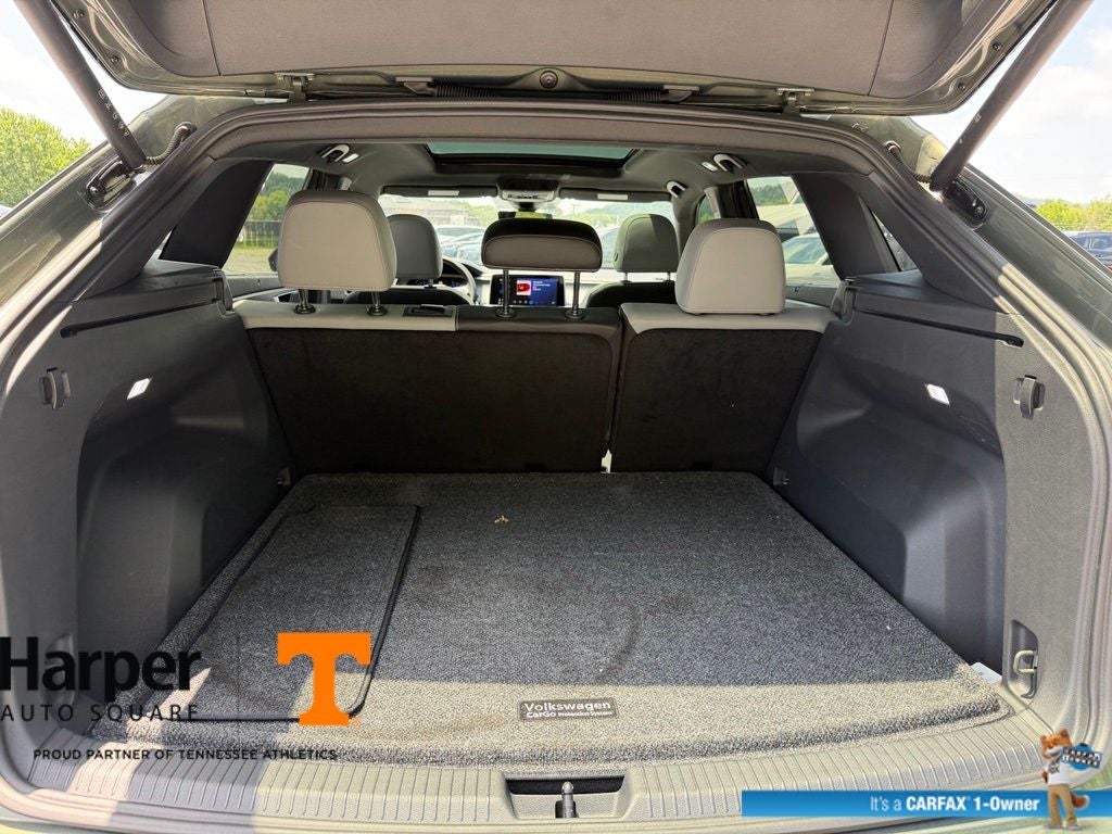 2025 Volkswagen Atlas Cross Sport 2.0T SEL R-Line Black