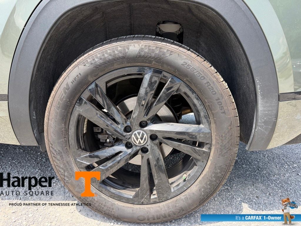 2025 Volkswagen Atlas Cross Sport 2.0T SEL R-Line Black