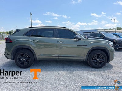 2025 Volkswagen Atlas Cross Sport 2.0T SEL R-Line Black