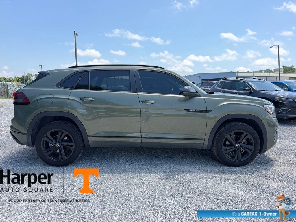 2025 Volkswagen Atlas Cross Sport 2.0T SEL R-Line Black