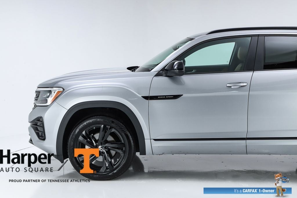 2025 Volkswagen Atlas Cross Sport 2.0T SEL R-Line Black