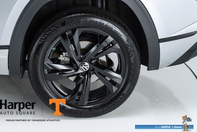 2025 Volkswagen Atlas Cross Sport 2.0T SEL R-Line Black