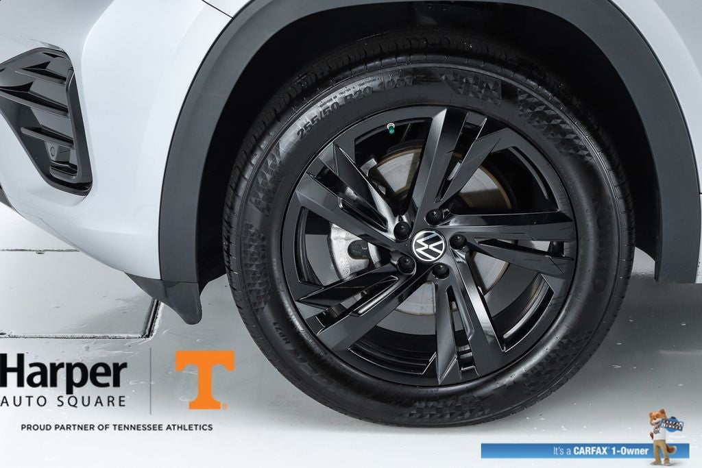 2025 Volkswagen Atlas Cross Sport 2.0T SEL R-Line Black