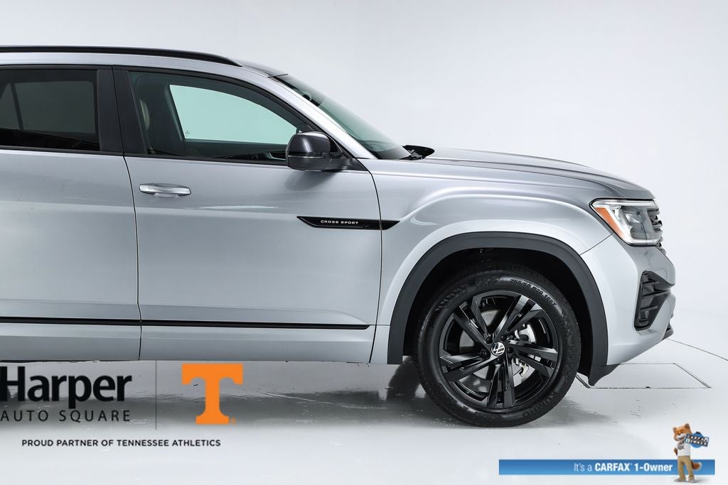 2025 Volkswagen Atlas Cross Sport 2.0T SEL R-Line Black