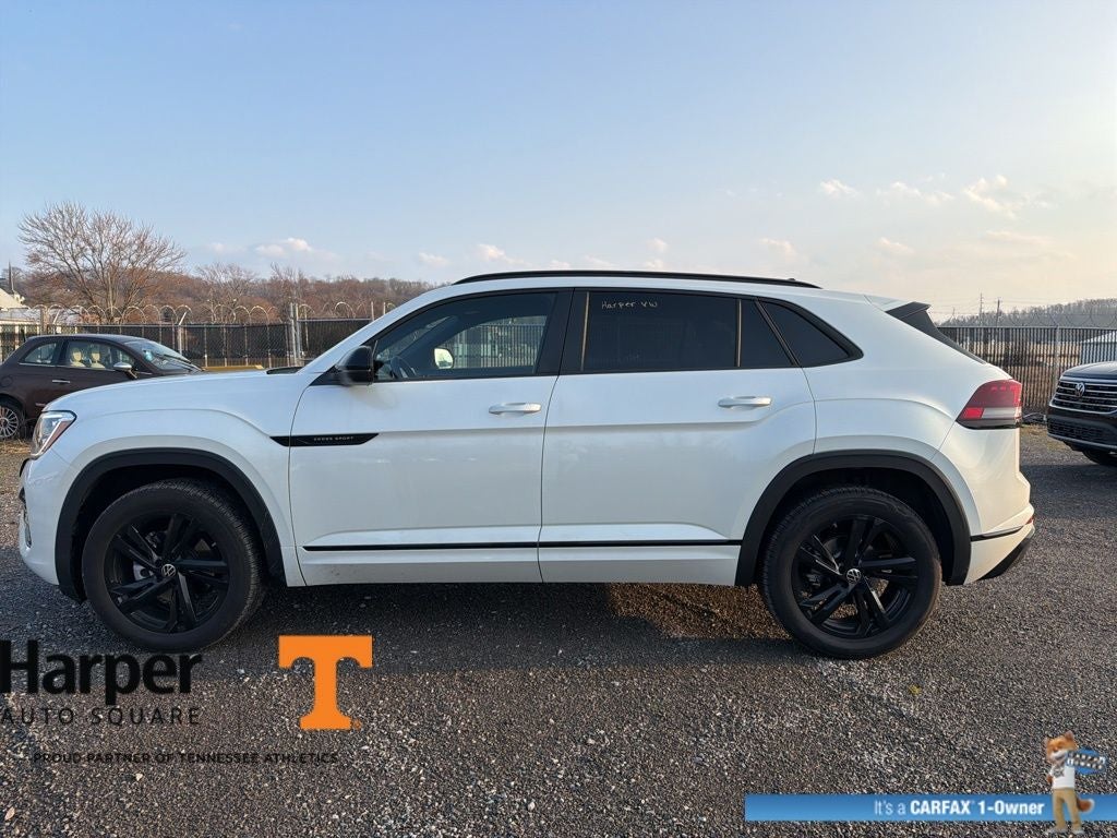 2025 Volkswagen Atlas Cross Sport 2.0T SEL R-Line Black