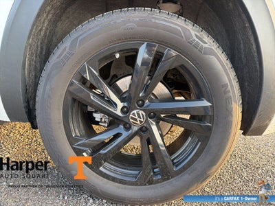 2025 Volkswagen Atlas Cross Sport 2.0T SEL R-Line Black