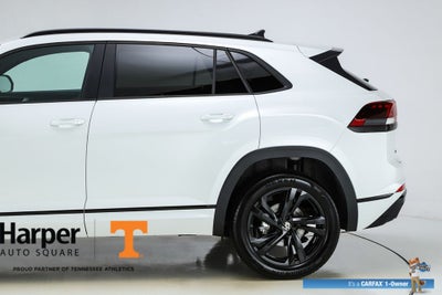 2025 Volkswagen Atlas Cross Sport 2.0T SEL R-Line Black