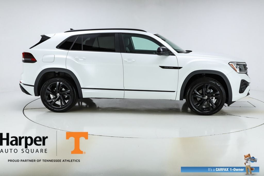 2025 Volkswagen Atlas Cross Sport 2.0T SEL R-Line Black