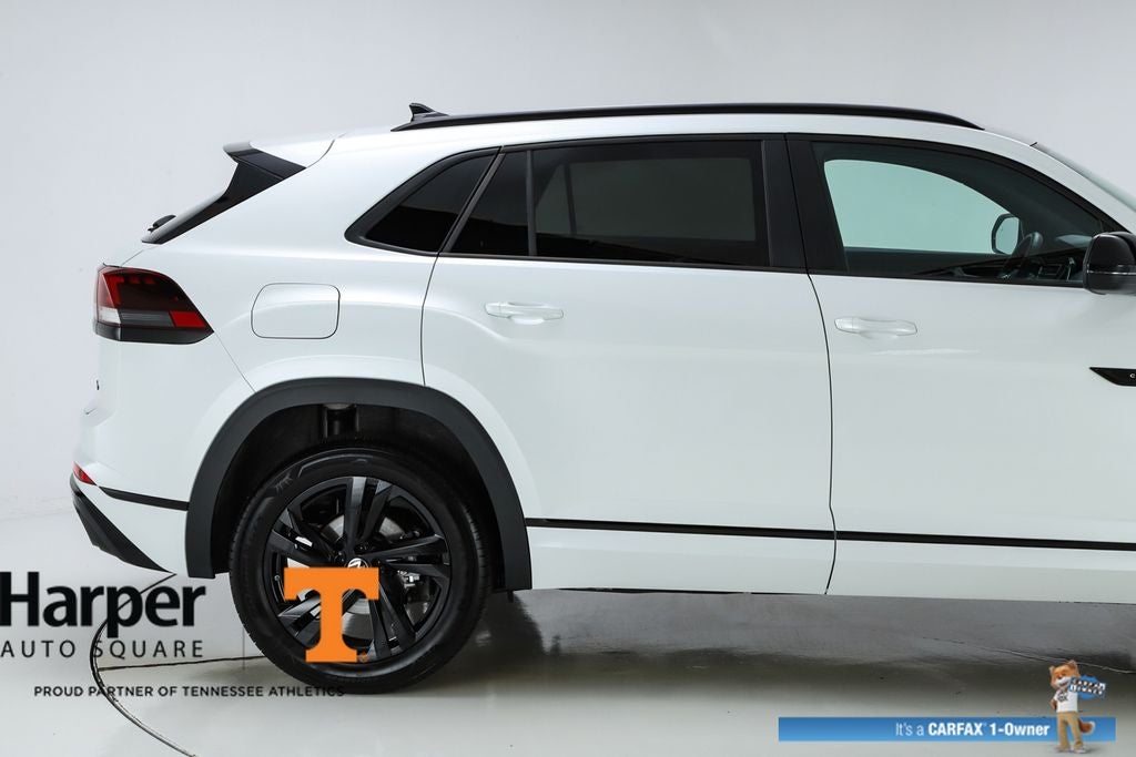 2025 Volkswagen Atlas Cross Sport 2.0T SEL R-Line Black