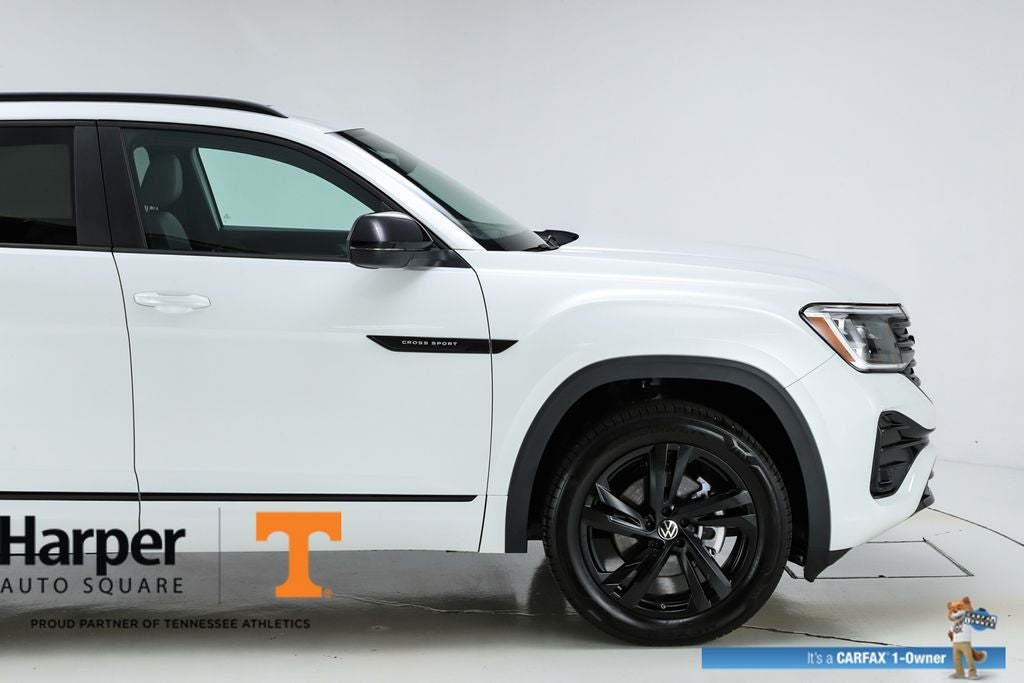 2025 Volkswagen Atlas Cross Sport 2.0T SEL R-Line Black