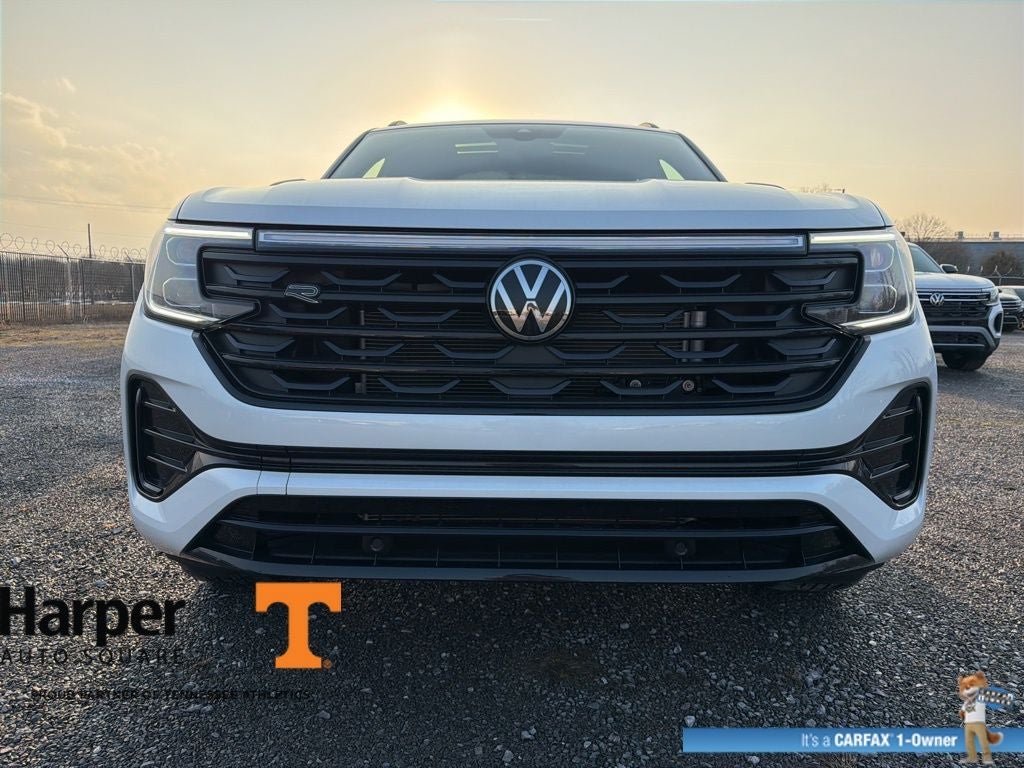 2025 Volkswagen Atlas Cross Sport 2.0T SEL R-Line Black