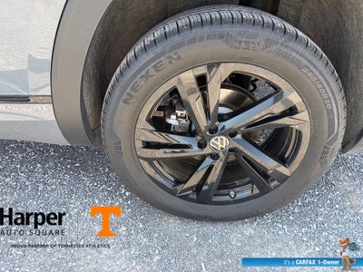 2025 Volkswagen Atlas Cross Sport 2.0T SEL R-Line Black