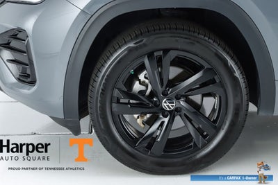 2025 Volkswagen Atlas Cross Sport 2.0T SEL R-Line Black