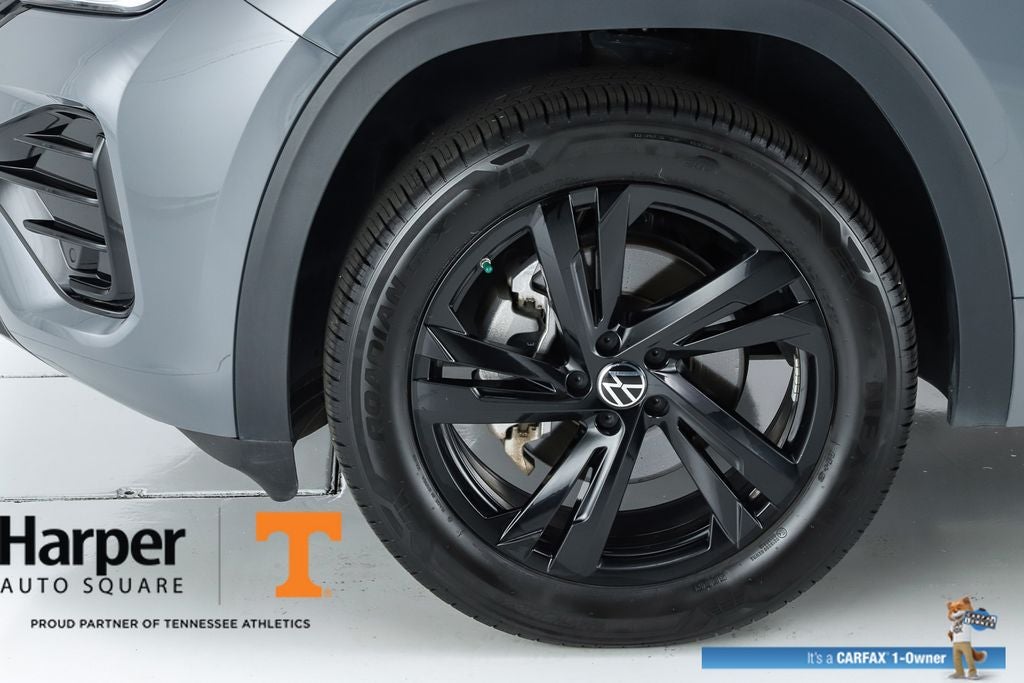 2025 Volkswagen Atlas Cross Sport 2.0T SEL R-Line Black