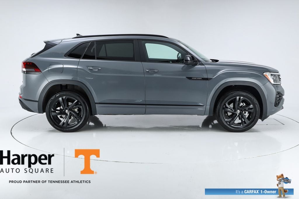 2025 Volkswagen Atlas Cross Sport 2.0T SEL R-Line Black