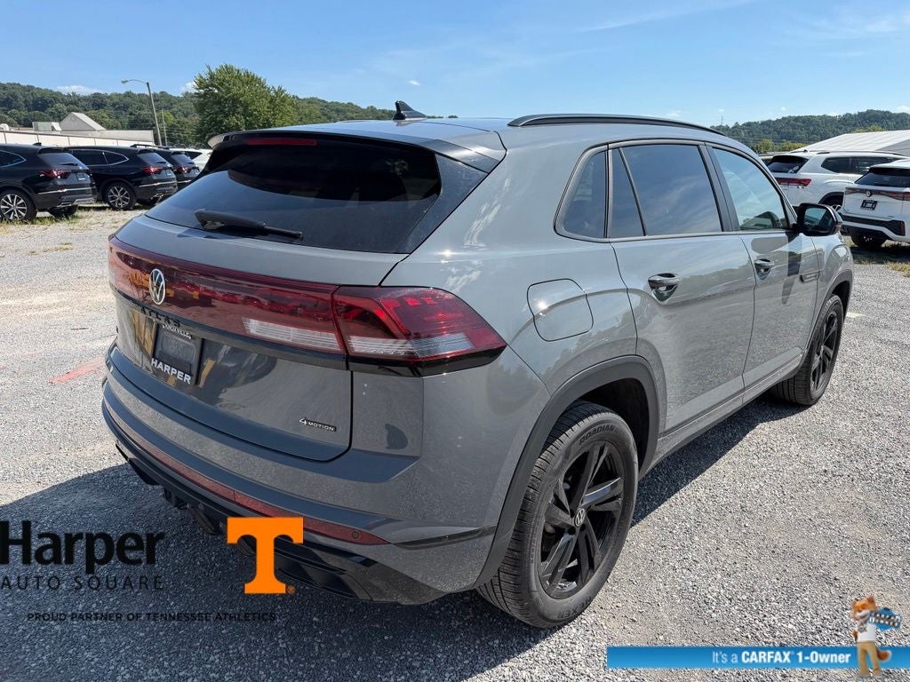 2025 Volkswagen Atlas Cross Sport 2.0T SEL R-Line Black