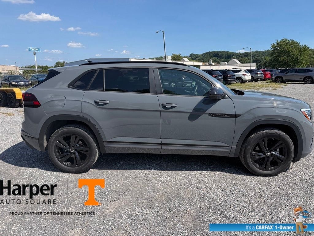 2025 Volkswagen Atlas Cross Sport 2.0T SEL R-Line Black