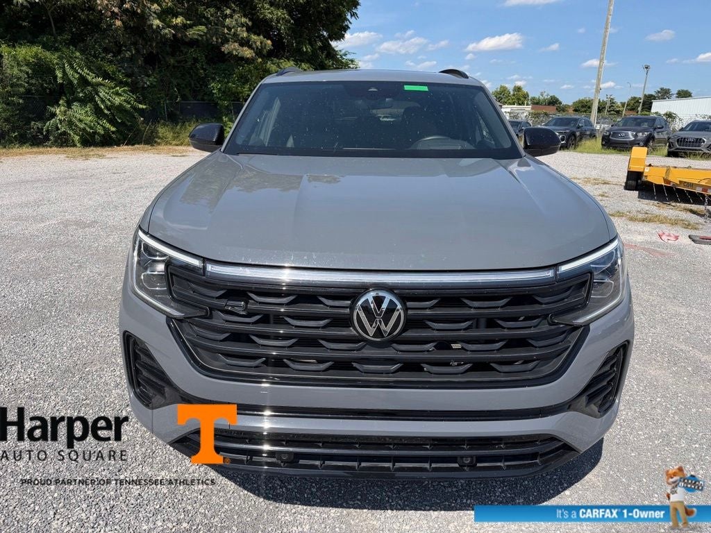 2025 Volkswagen Atlas Cross Sport 2.0T SEL R-Line Black
