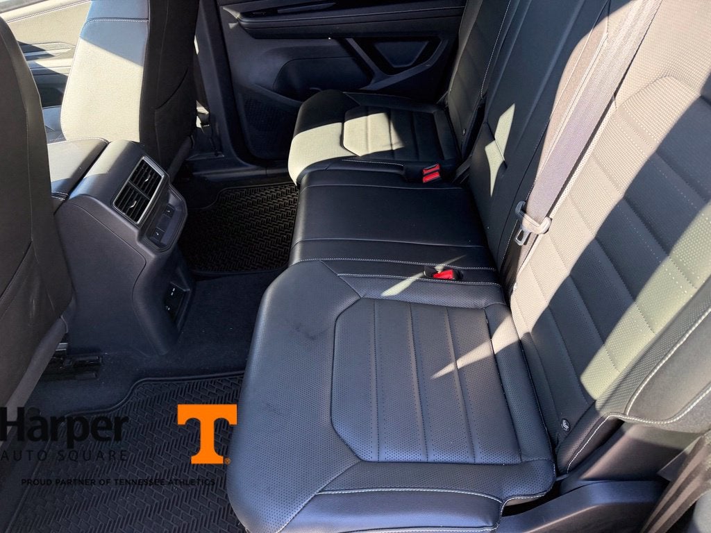 2025 Volkswagen Atlas Cross Sport 2.0T SEL R-Line Black